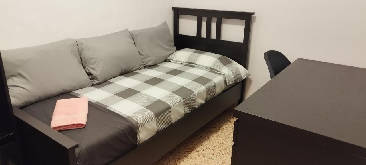 Apartamento Entero Con Terraza En El Centro De Rubí Εξωτερικό φωτογραφία